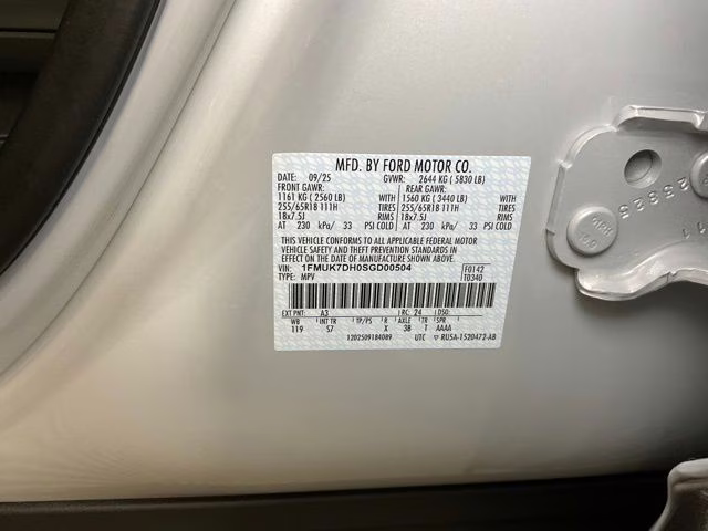 2025 White Metallic Ford Explorer Active RWD SUV