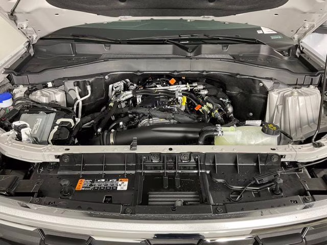 2025 White Metallic Ford Explorer Active RWD SUV