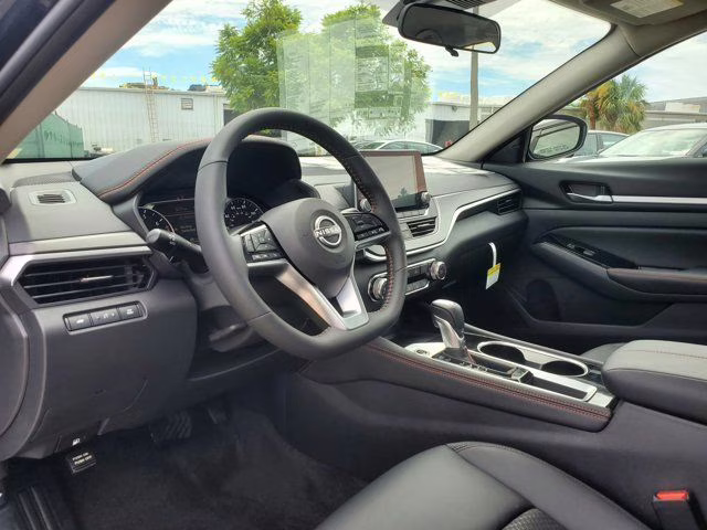 2025 Super Black Nissan Altima 2.5 SR FWD Sedan