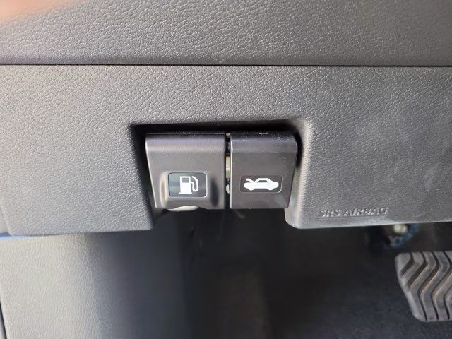 2025 Gray Sky Pearl Nissan Versa 1.6 SV FWD Sedan