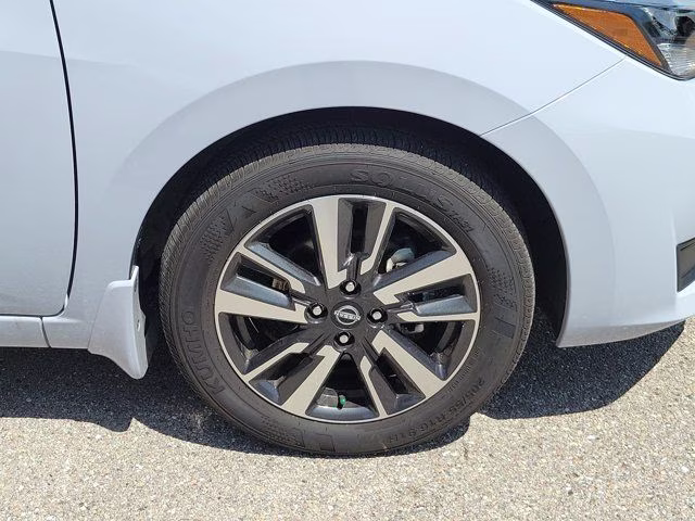2025 Gray Sky Pearl Nissan Versa 1.6 SV FWD Sedan