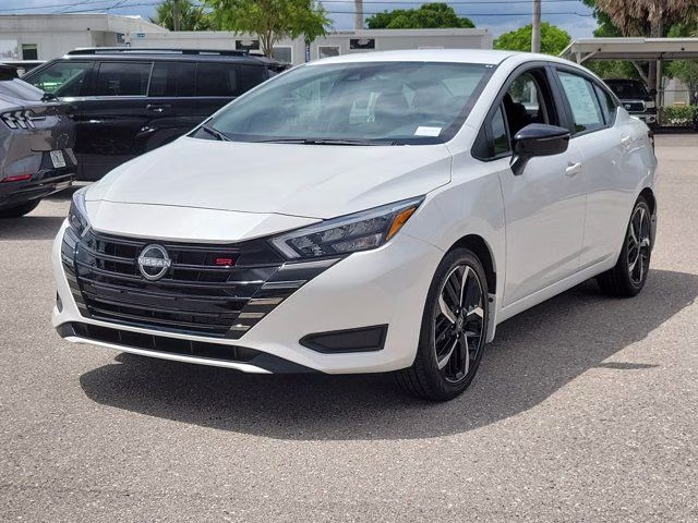 2025 Aspen White Tricoat Nissan Versa 1.6 SR FWD Sedan