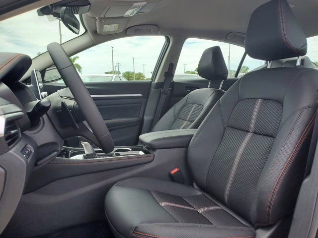 2025 Super Black Clearcoat Nissan Altima 2.5 SR FWD Sedan