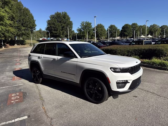 2025 Bright White Clearcoat Jeep Grand Cherokee Limited 4X4 SUV