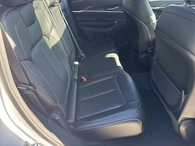 2025 Bright White Clearcoat Jeep Grand Cherokee Limited 4X4 SUV