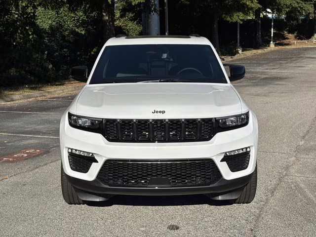 2025 Bright White Clearcoat Jeep Grand Cherokee Limited 4X4 SUV