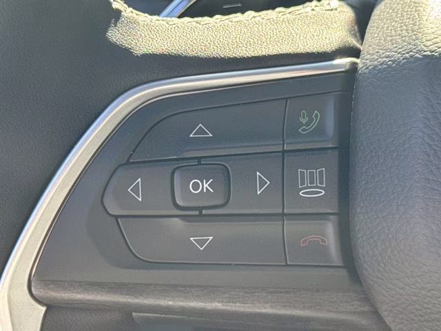 2025 Bright White Clearcoat Jeep Grand Cherokee Limited 4X4 SUV