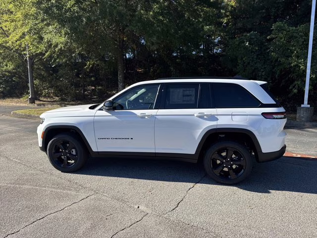 2025 Bright White Clearcoat Jeep Grand Cherokee Limited 4X4 SUV
