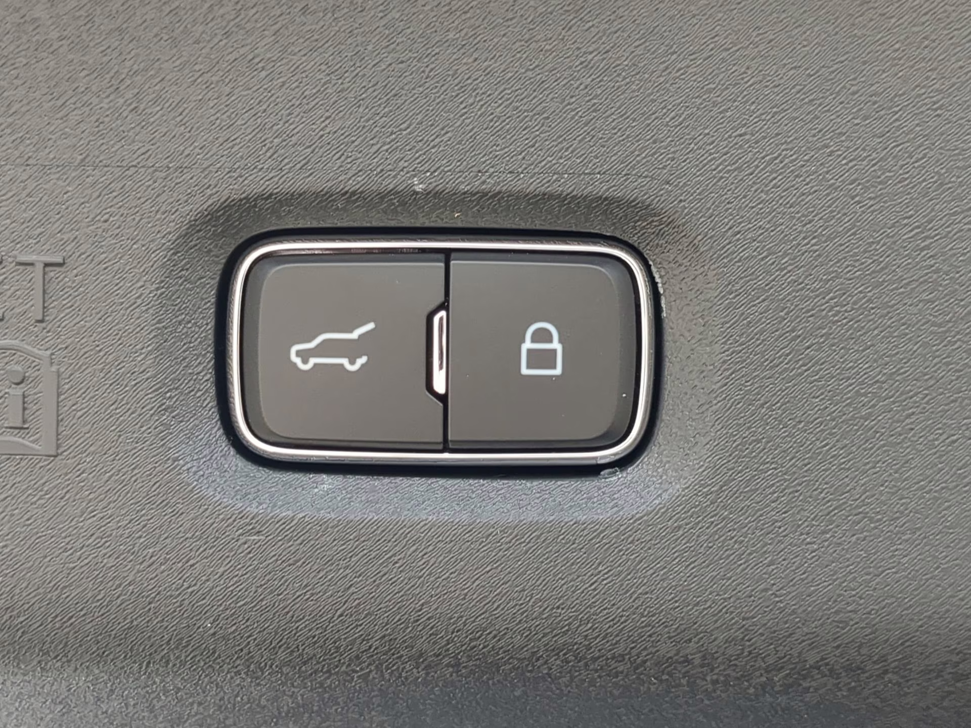 2026 Star White Metallic Tri-Coat Ford Expedition Tremor 4X4 SUV