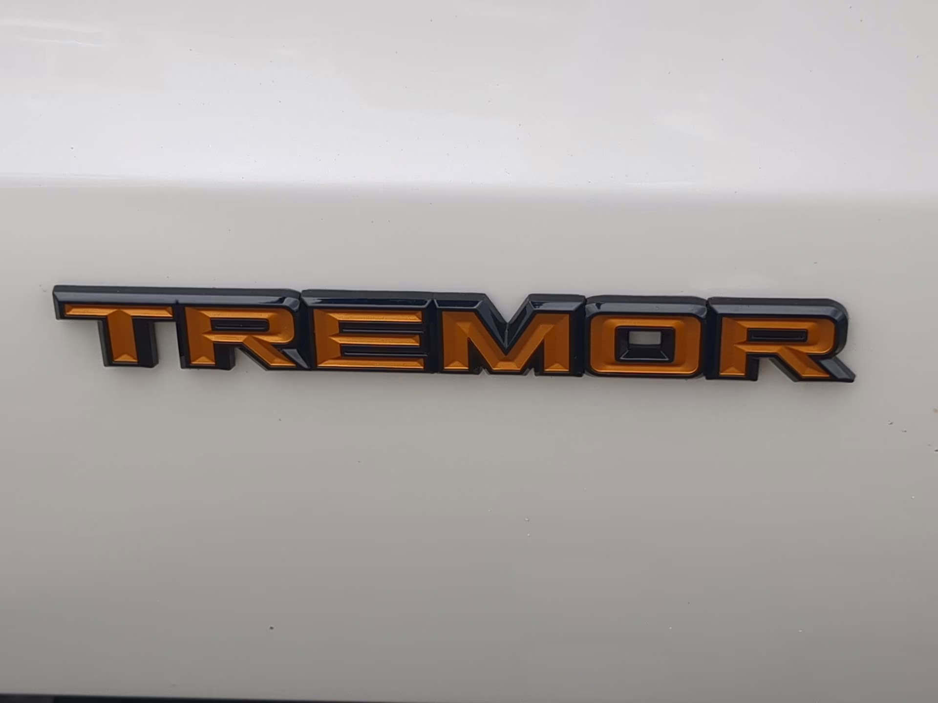 2026 Star White Metallic Tri-Coat Ford Expedition Tremor 4X4 SUV