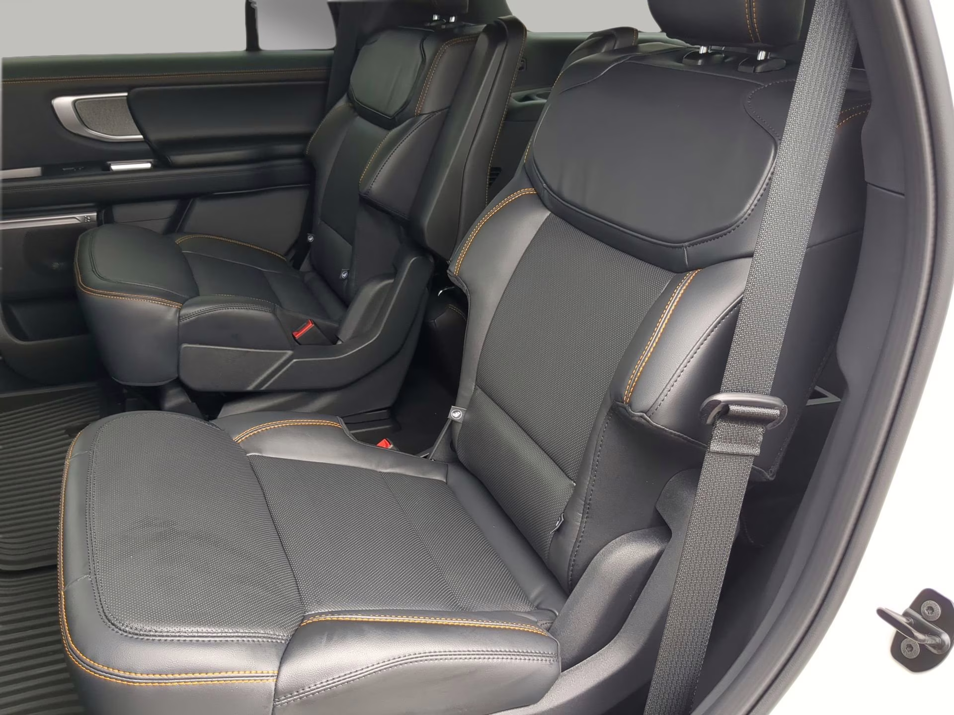 2026 Star White Metallic Tri-Coat Ford Expedition Tremor 4X4 SUV