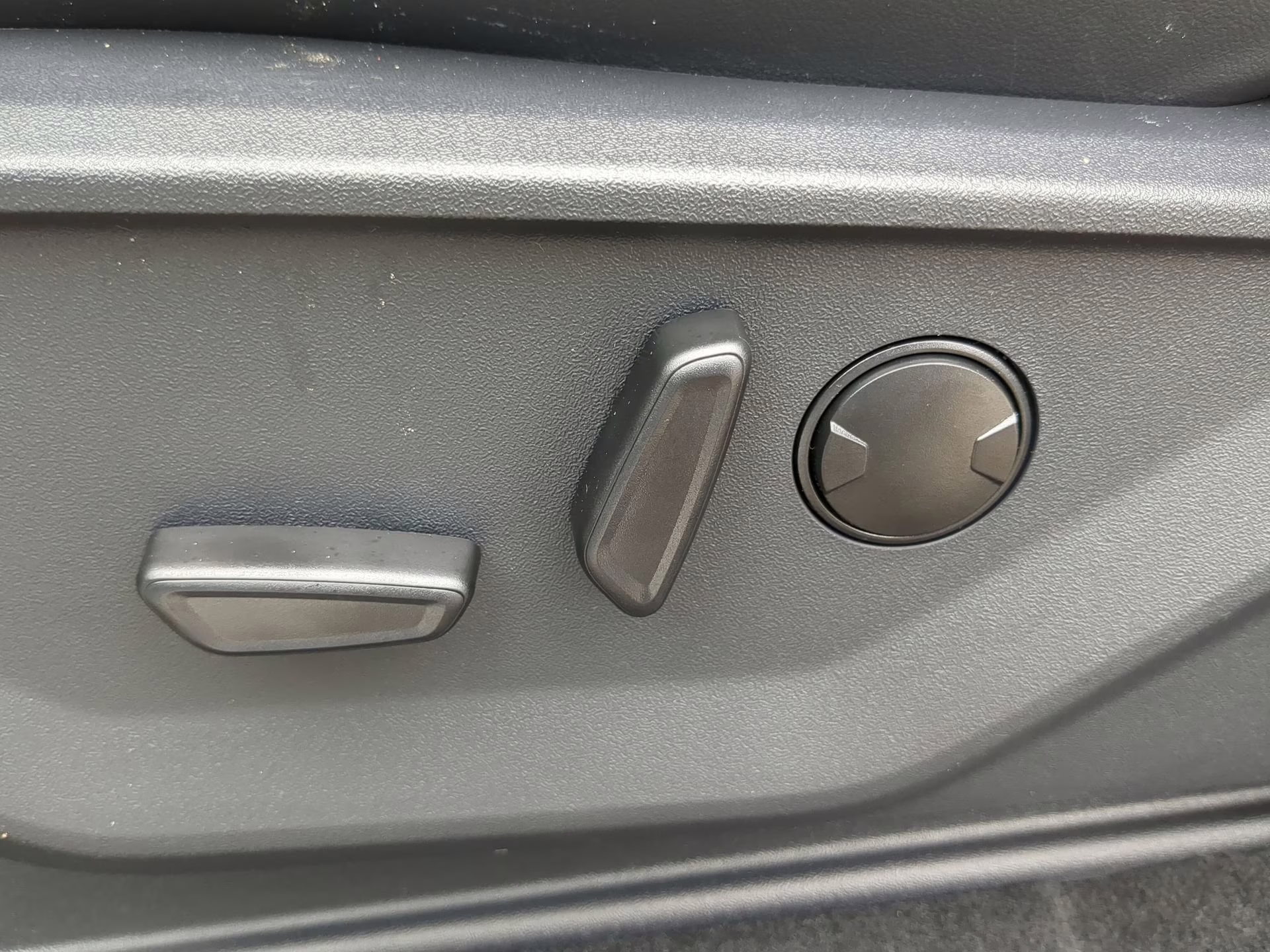 2026 Star White Metallic Tri-Coat Ford Expedition Tremor 4X4 SUV