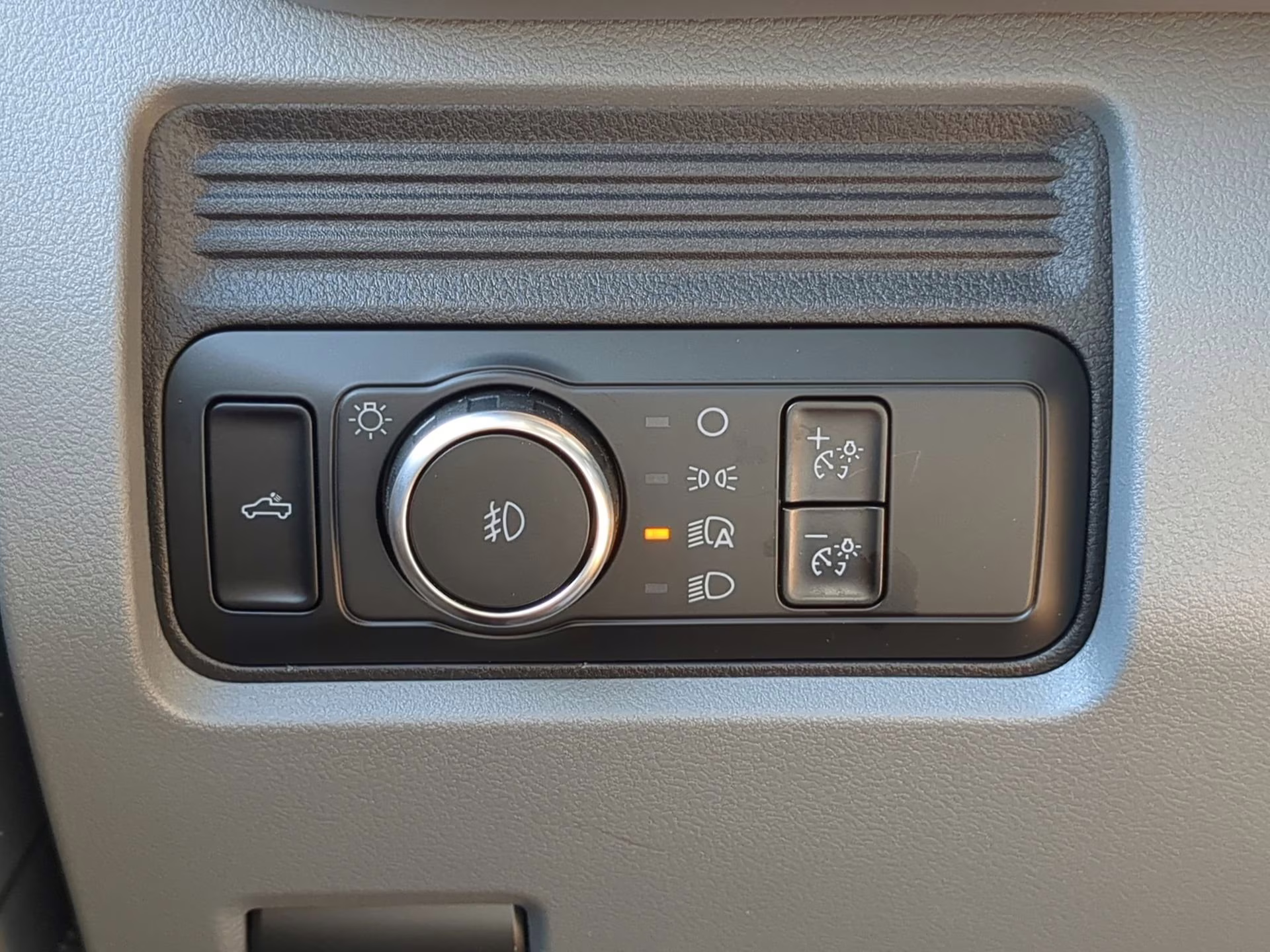 2026 Oxford White Ford Super Duty F-250 SRW XL Crew Cab Pickup 4X4 Truck