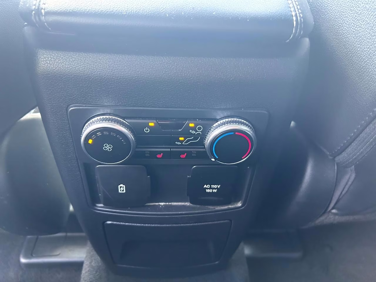 2023 Iconic Silver Metallic Ford Explorer Limited 4X4 SUV