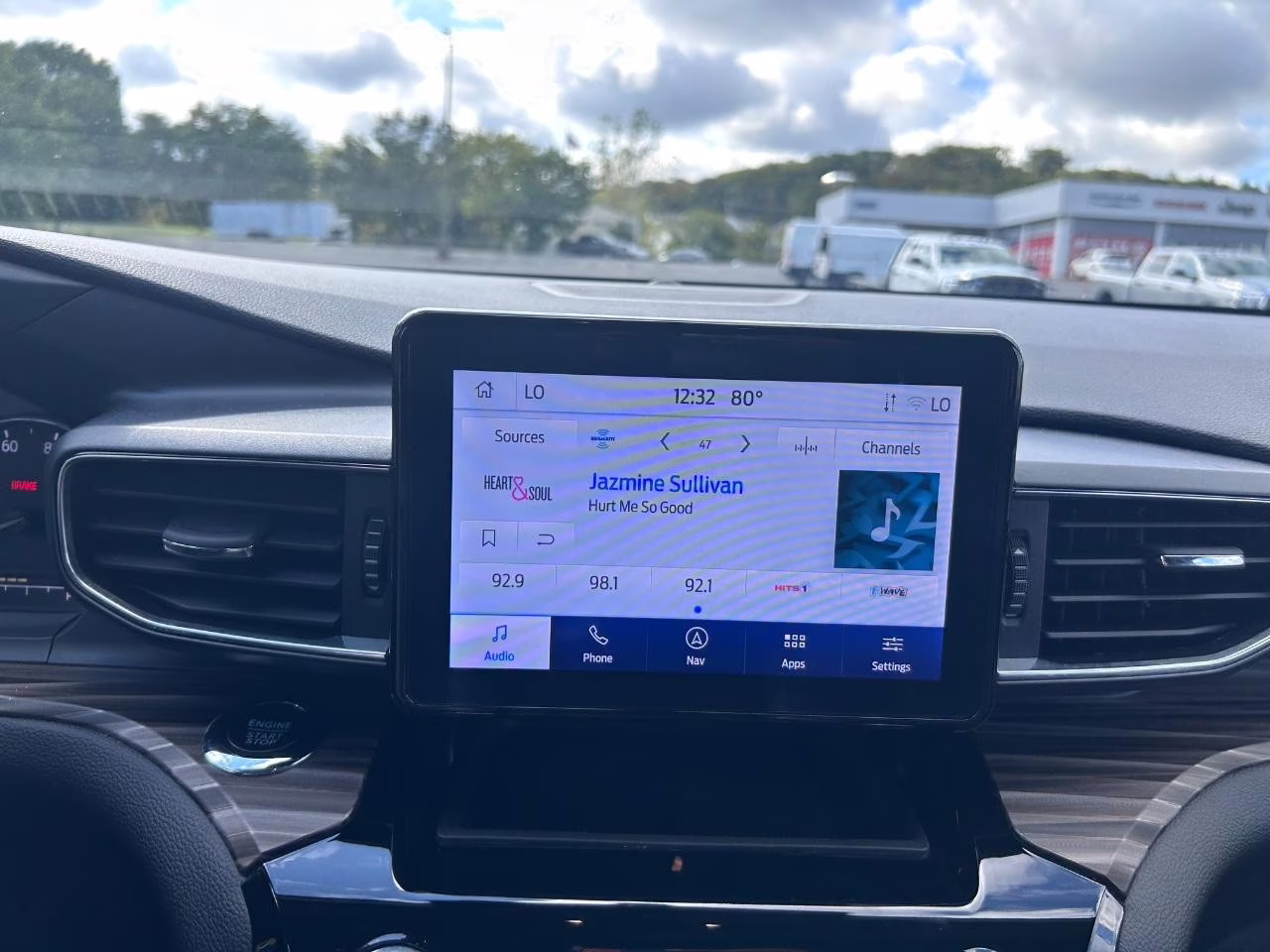 2023 Iconic Silver Metallic Ford Explorer Limited 4X4 SUV