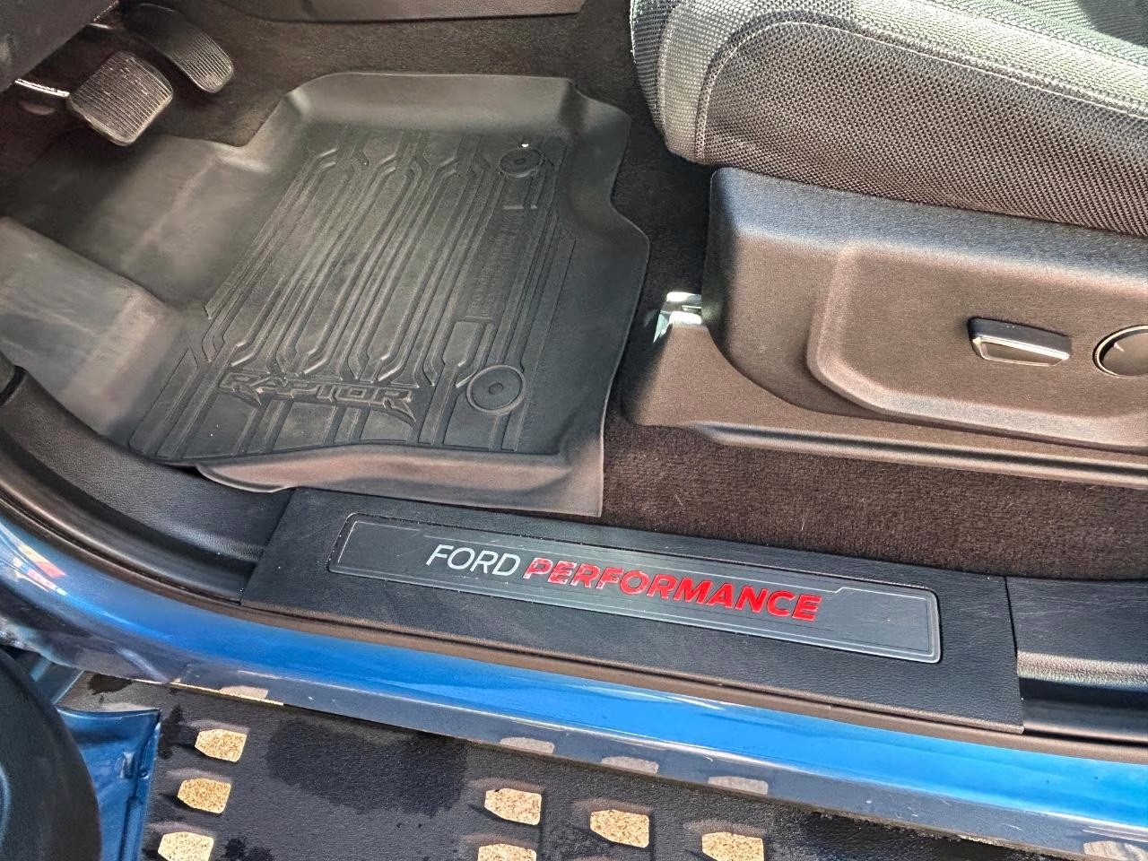 2019 Velocity Blue Metallic Ford F-150 Raptor 4X4 Truck