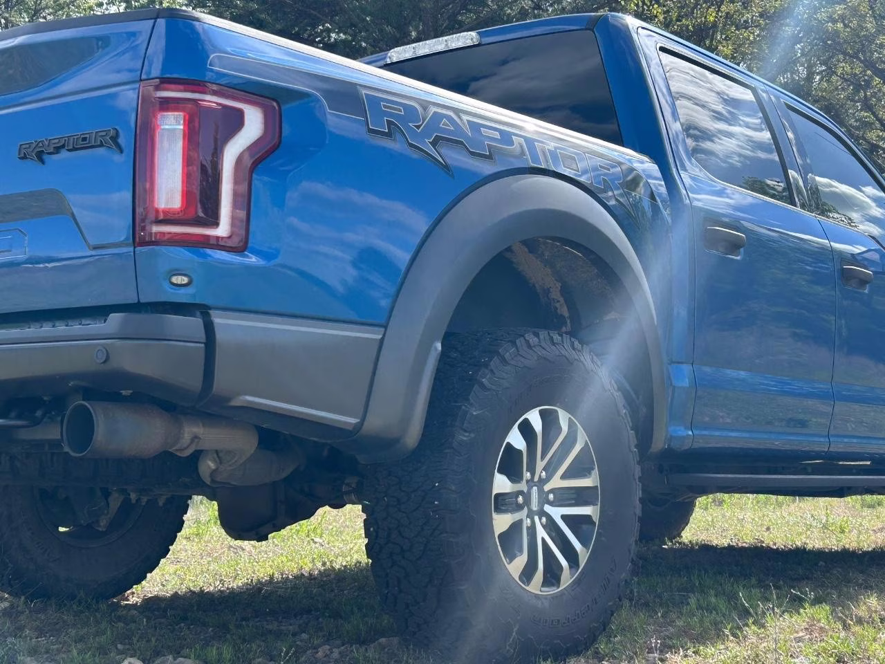 2019 Velocity Blue Metallic Ford F-150 Raptor 4X4 Truck