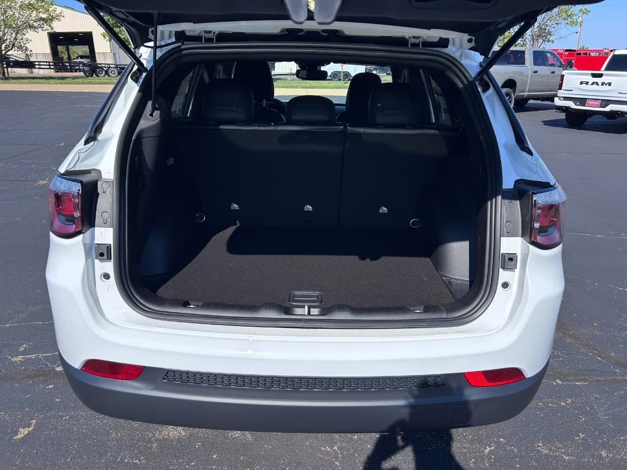 2026 Bright White Clearcoat Jeep Compass Latitude 4X4 SUV