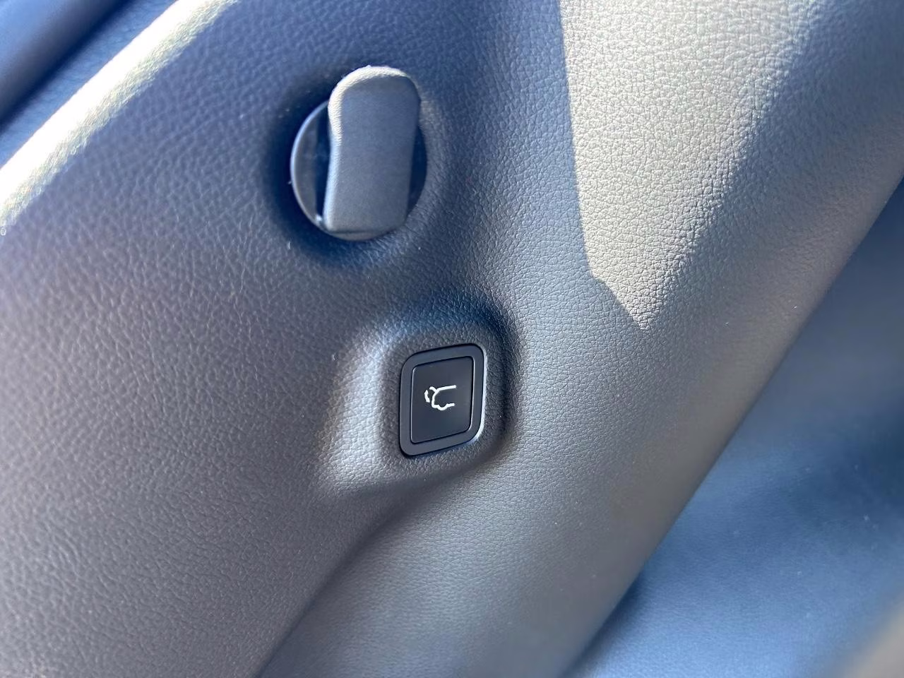 2026 Bright White Clearcoat Jeep Compass Latitude 4X4 SUV