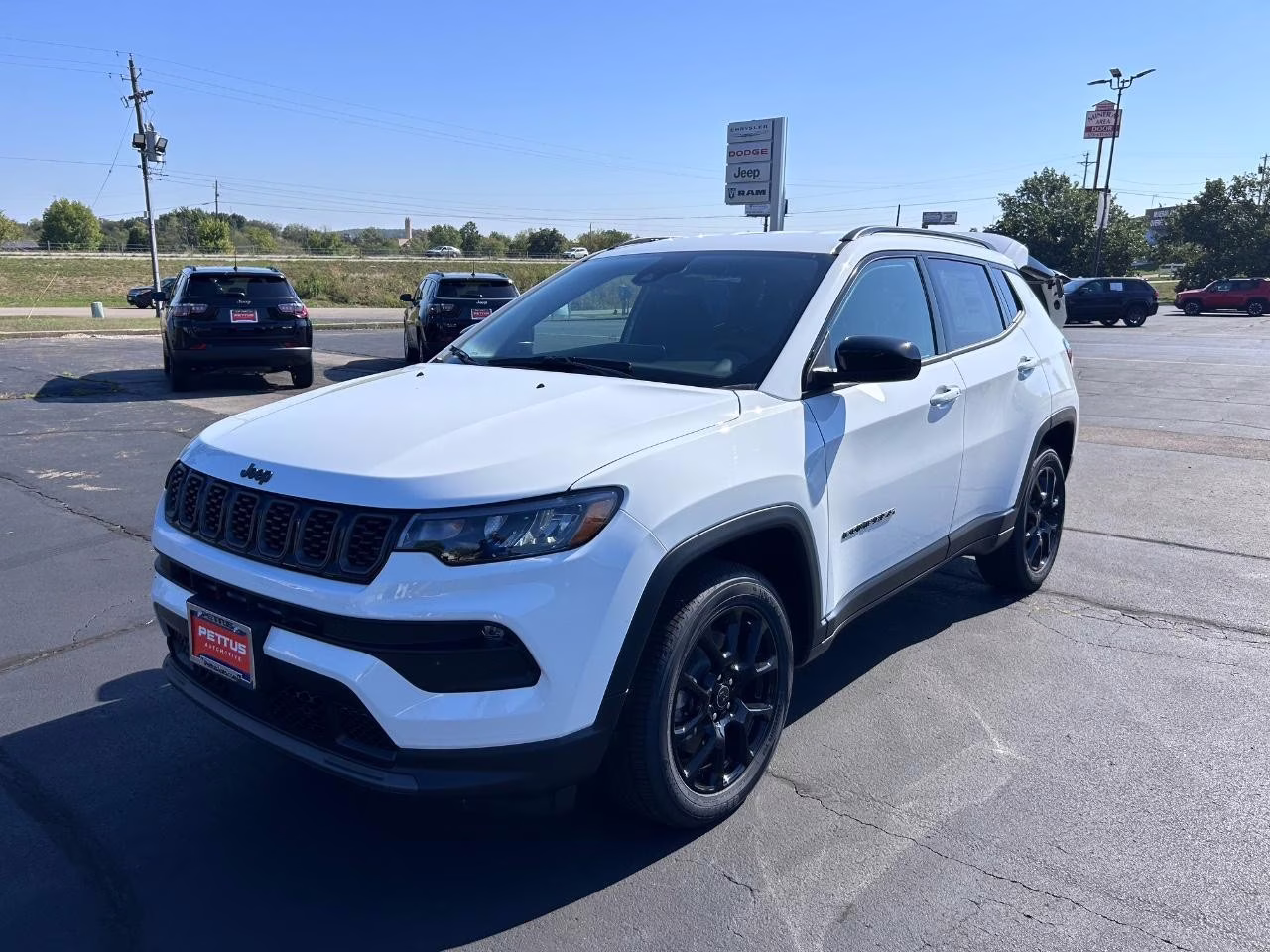 2026 Bright White Clearcoat Jeep Compass Latitude 4X4 SUV