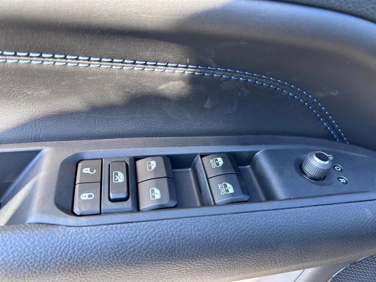 2026 Diamond Black Crystal Pearlcoat Jeep Compass Latitude 4X4 SUV