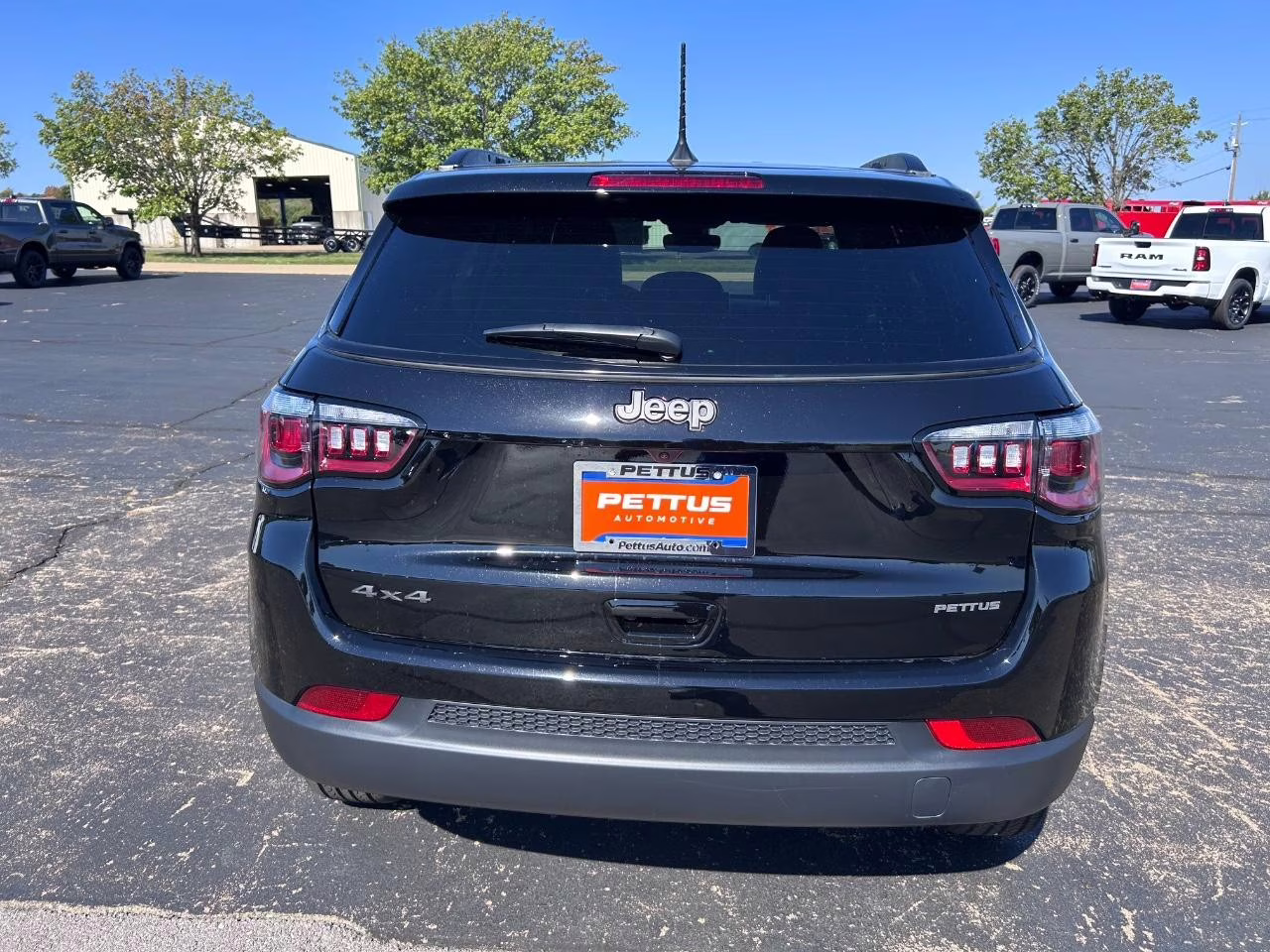 2026 Diamond Black Crystal Pearlcoat Jeep Compass Latitude 4X4 SUV