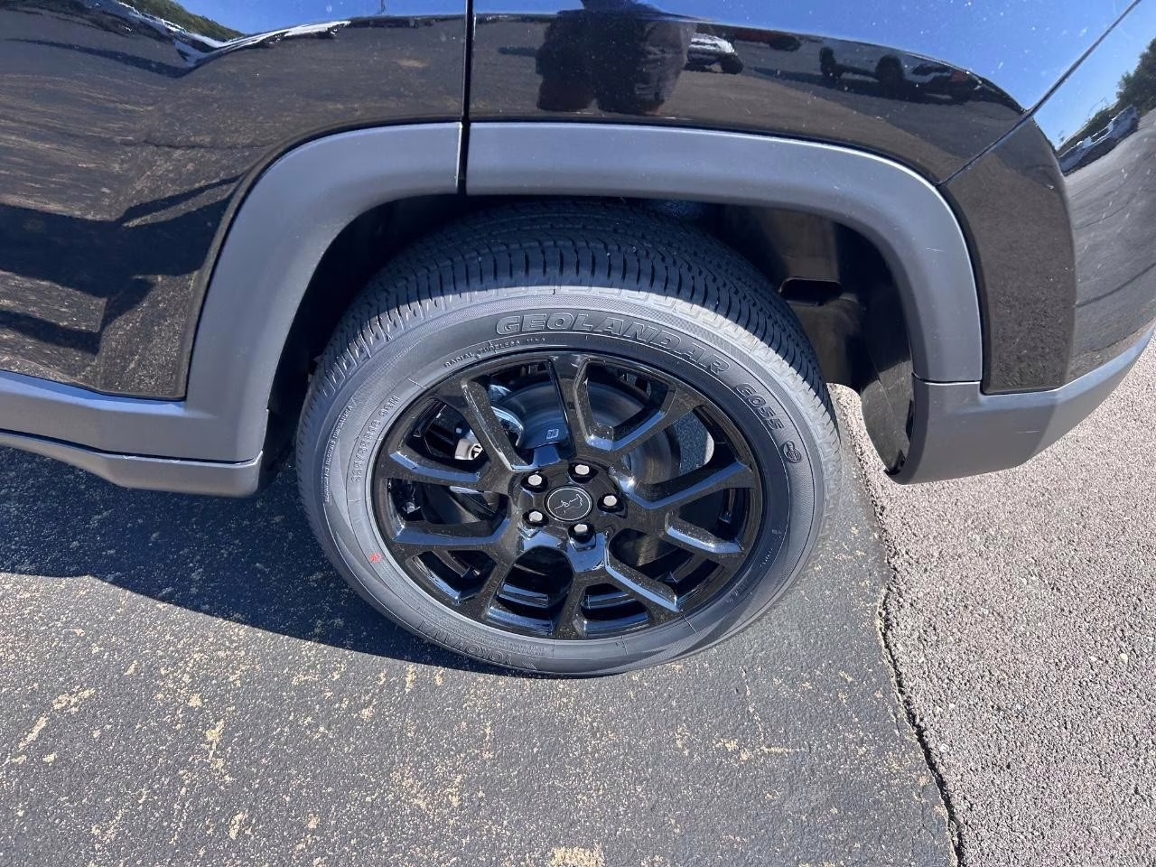 2026 Diamond Black Crystal Pearlcoat Jeep Compass Latitude 4X4 SUV