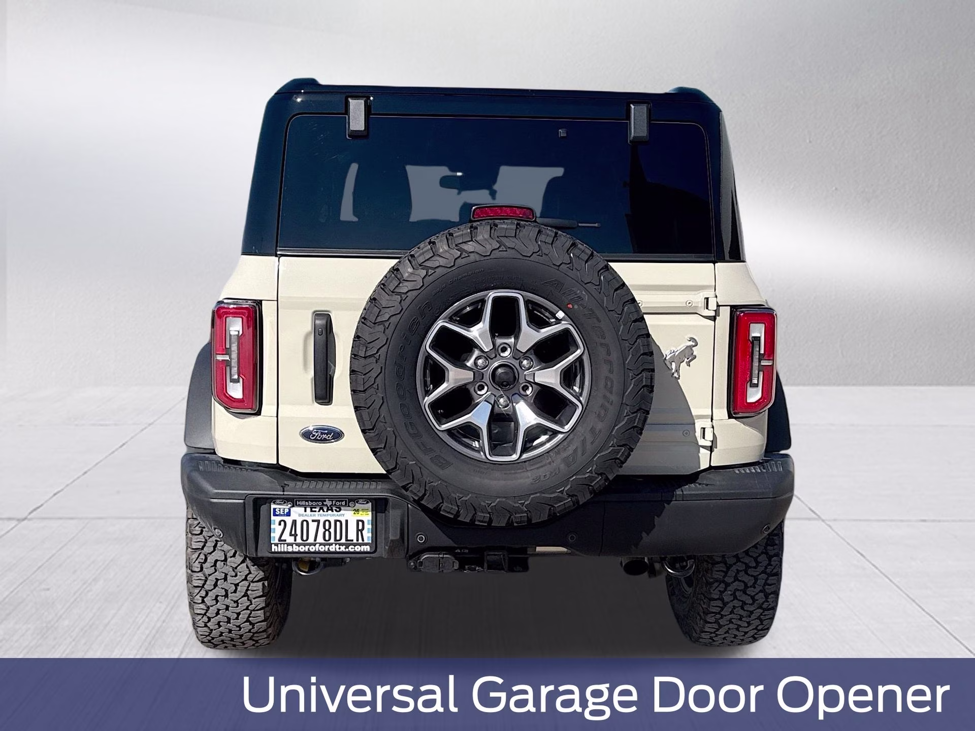 2025 Desert Sand Ford Bronco Badlands 4X4 SUV