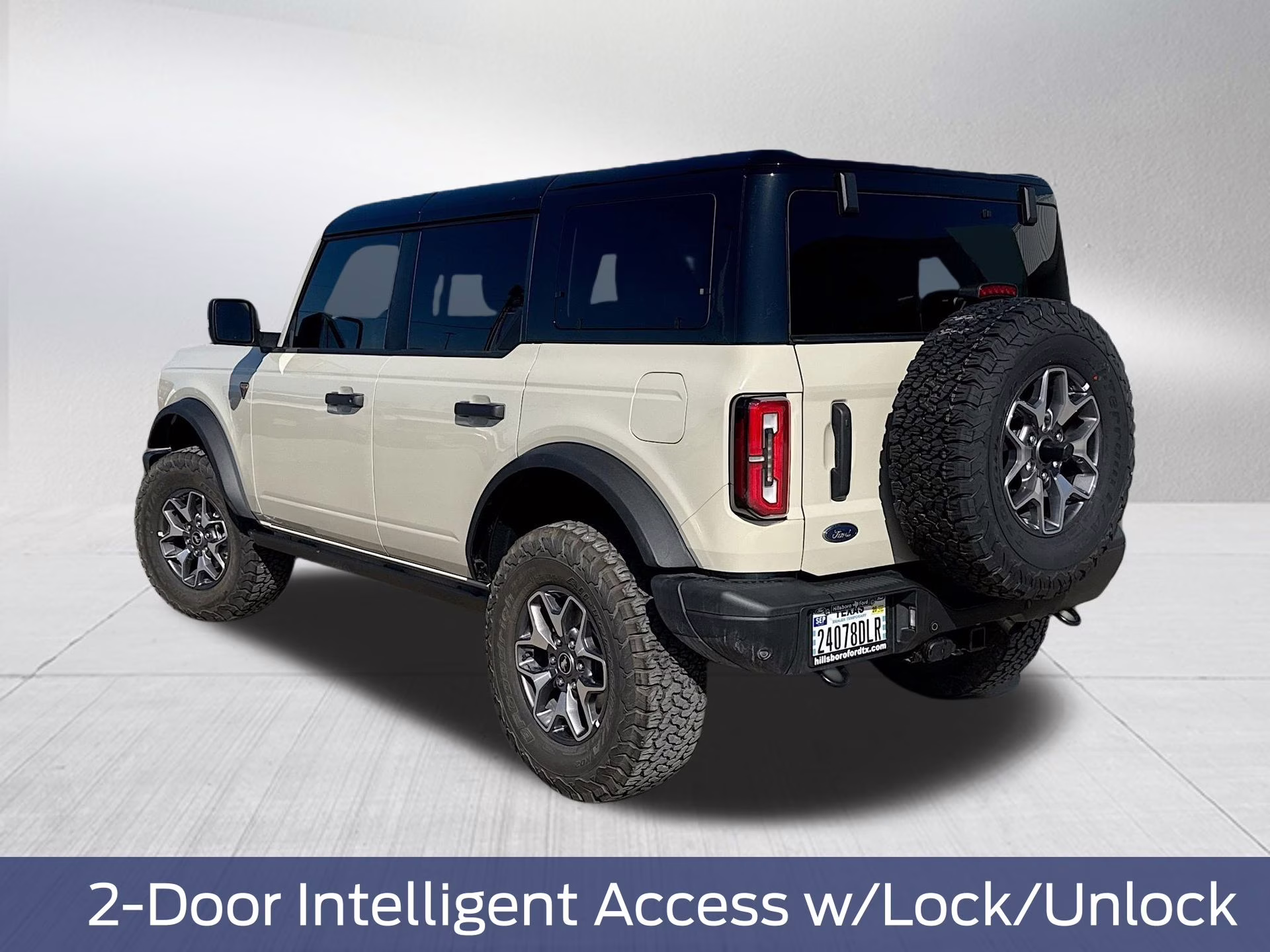 2025 Desert Sand Ford Bronco Badlands 4X4 SUV