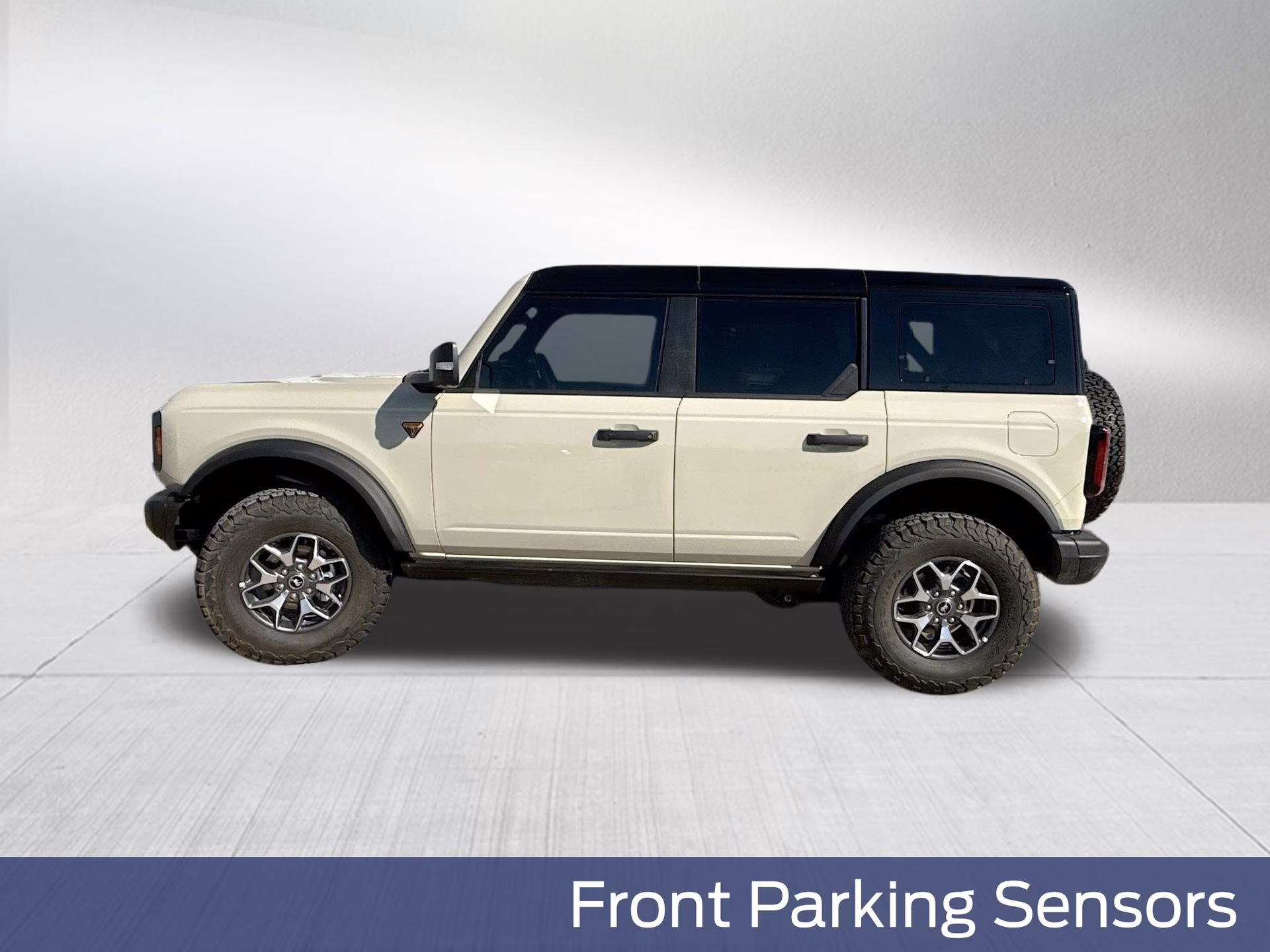 2025 Desert Sand Ford Bronco Badlands 4X4 SUV