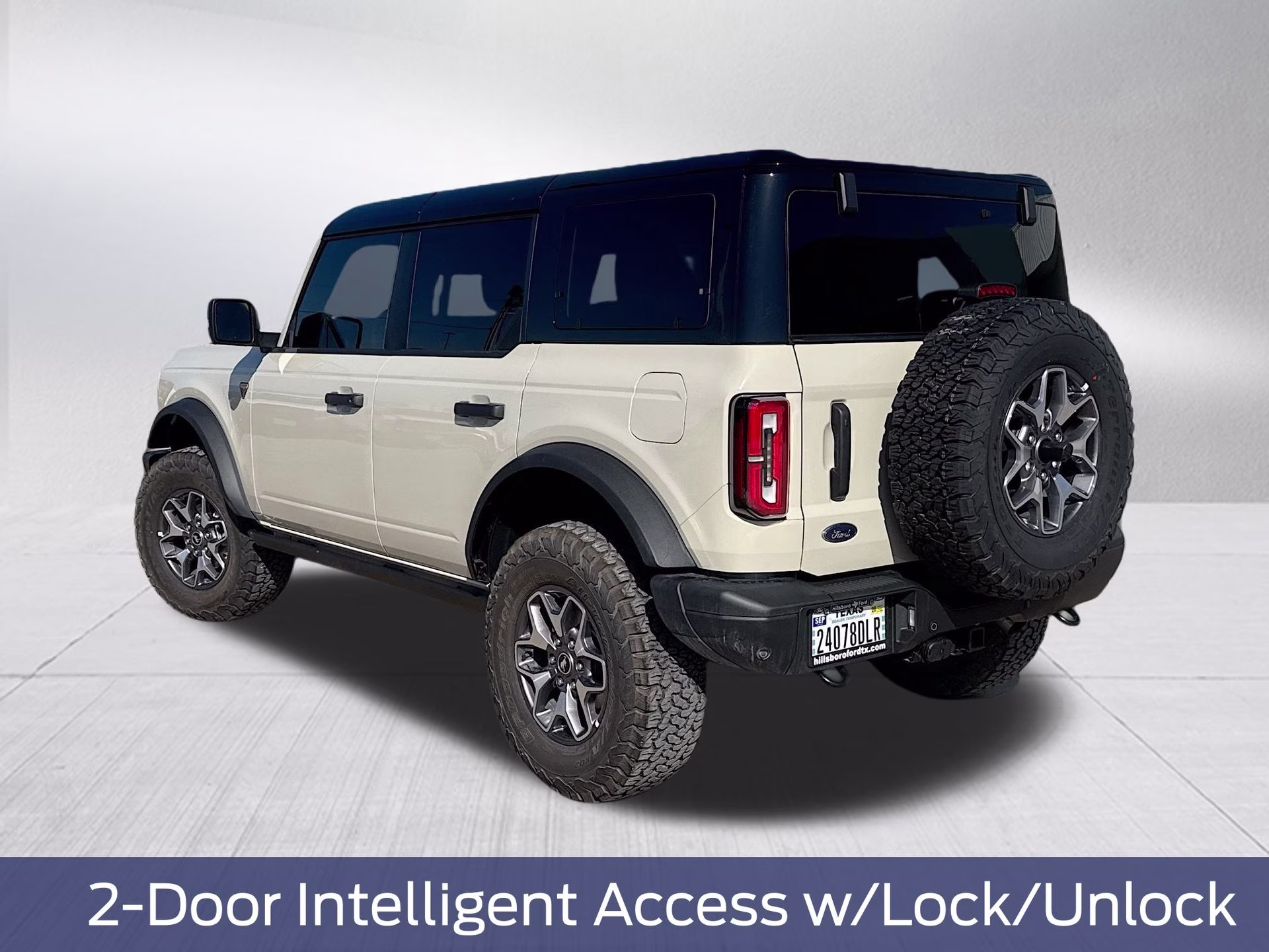 2025 Desert Sand Ford Bronco Badlands 4X4 SUV
