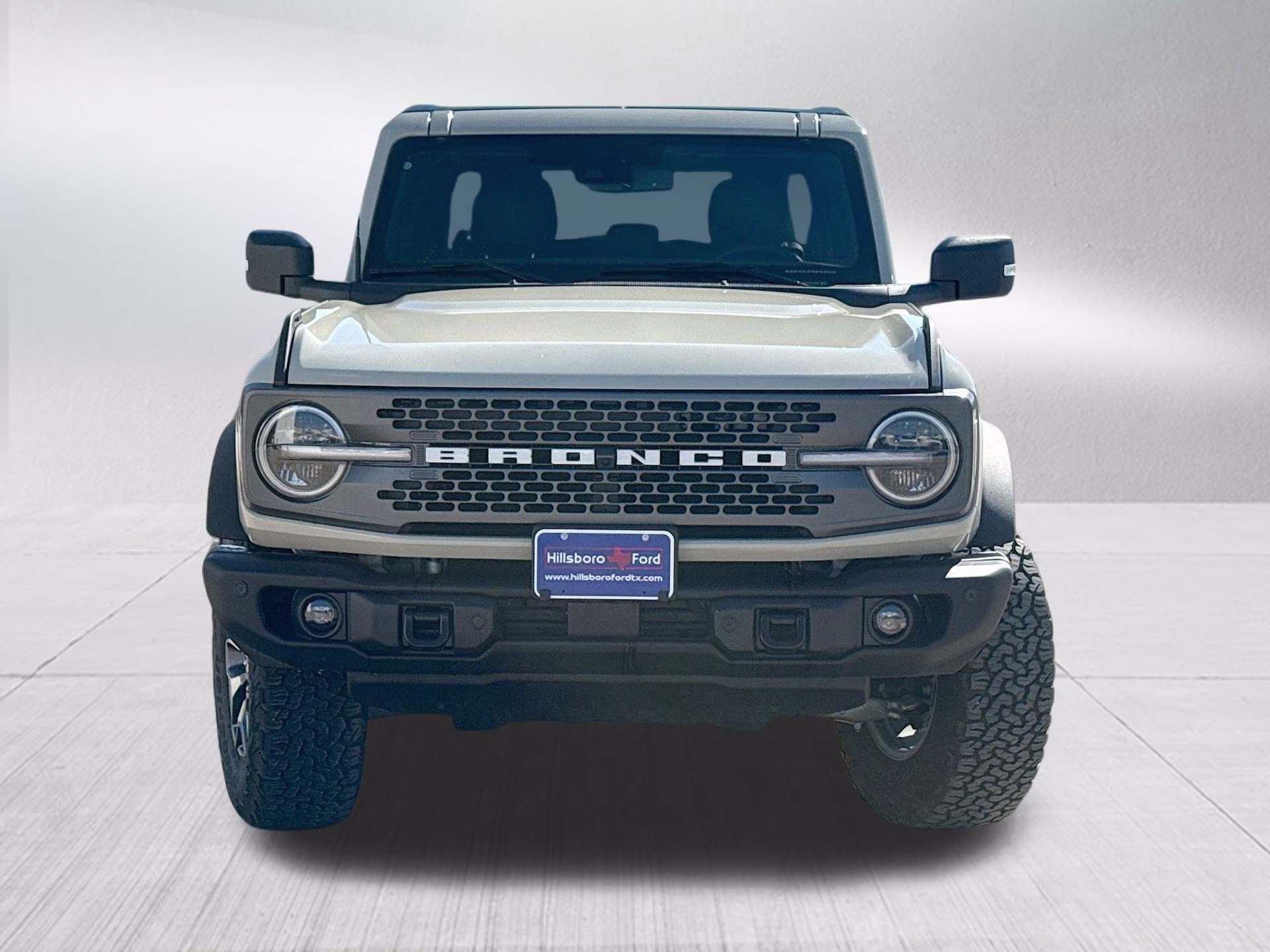 2025 Desert Sand Ford Bronco Badlands 4X4 SUV