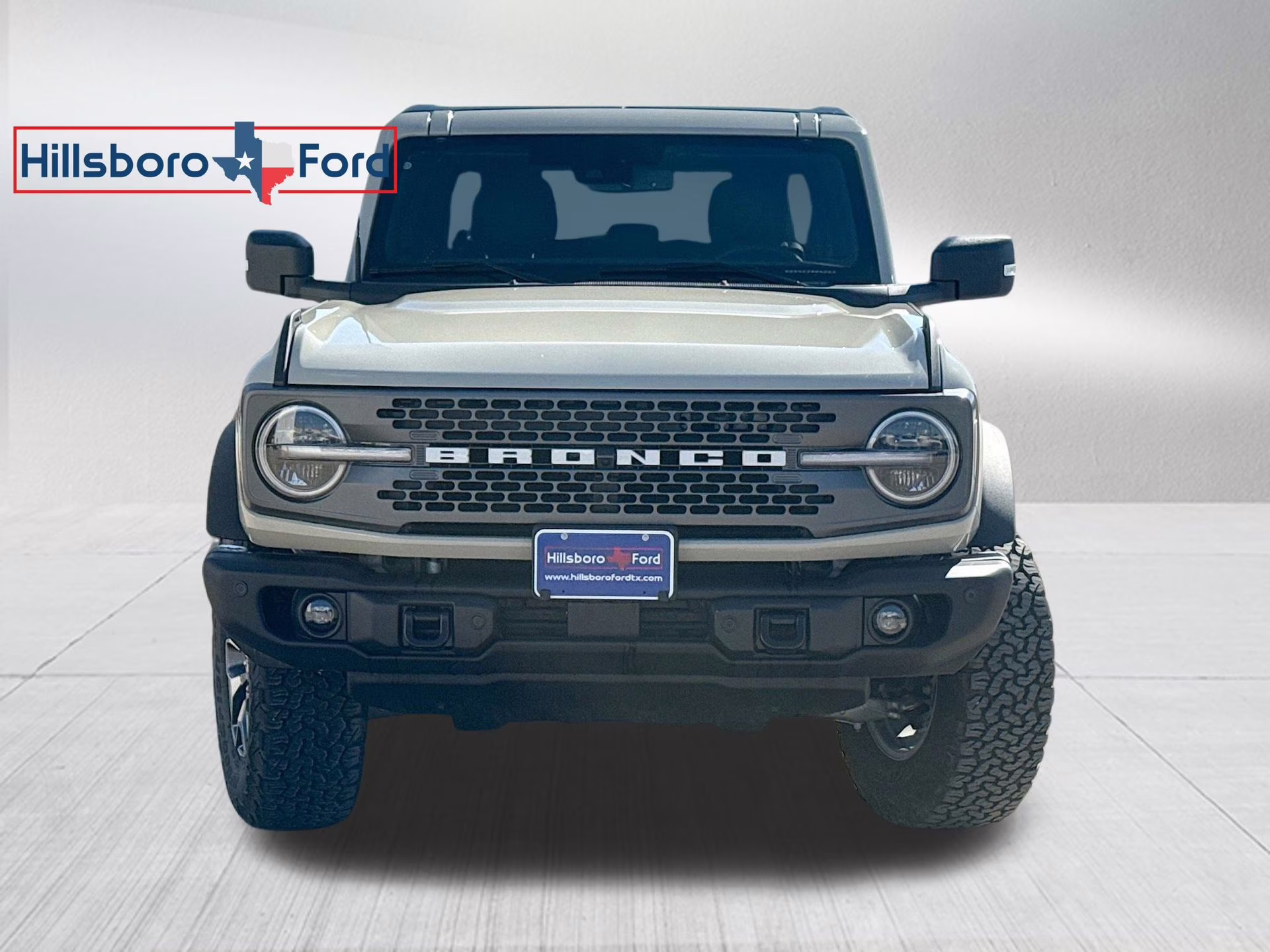 2025 Desert Sand Ford Bronco Badlands 4X4 SUV
