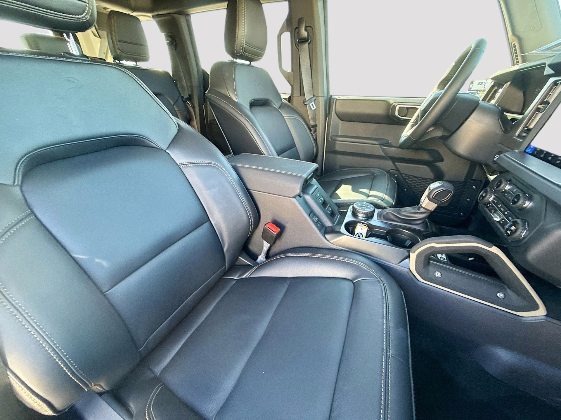 2025 Desert Sand Ford Bronco Badlands 4X4 SUV