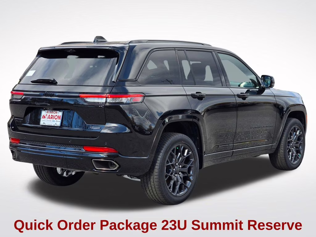 2025 Diamond Black Crystal Pearlcoat Jeep Grand Cherokee Summit 4X4 SUV