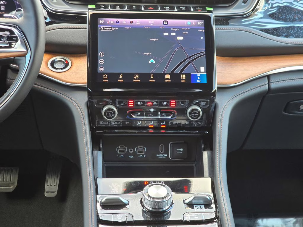 2025 Diamond Black Crystal Pearlcoat Jeep Grand Cherokee Summit 4X4 SUV