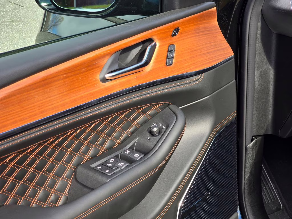 2025 Diamond Black Crystal Pearlcoat Jeep Grand Cherokee Summit 4X4 SUV