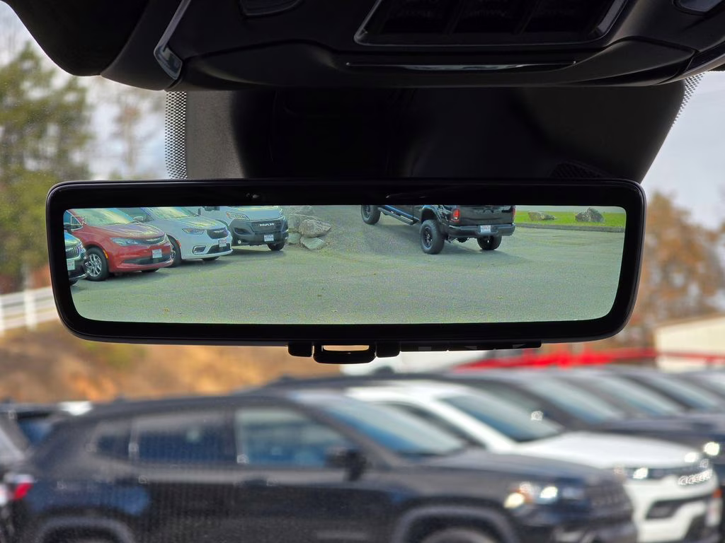 2025 Diamond Black Crystal Pearlcoat Jeep Grand Cherokee Summit 4X4 SUV