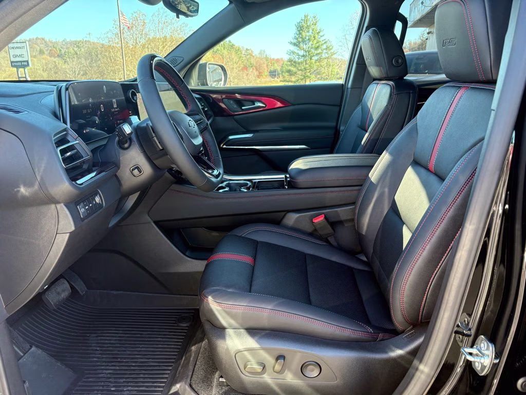 2026 Mosaic Black Metallic Chevrolet Traverse RS AWD SUV