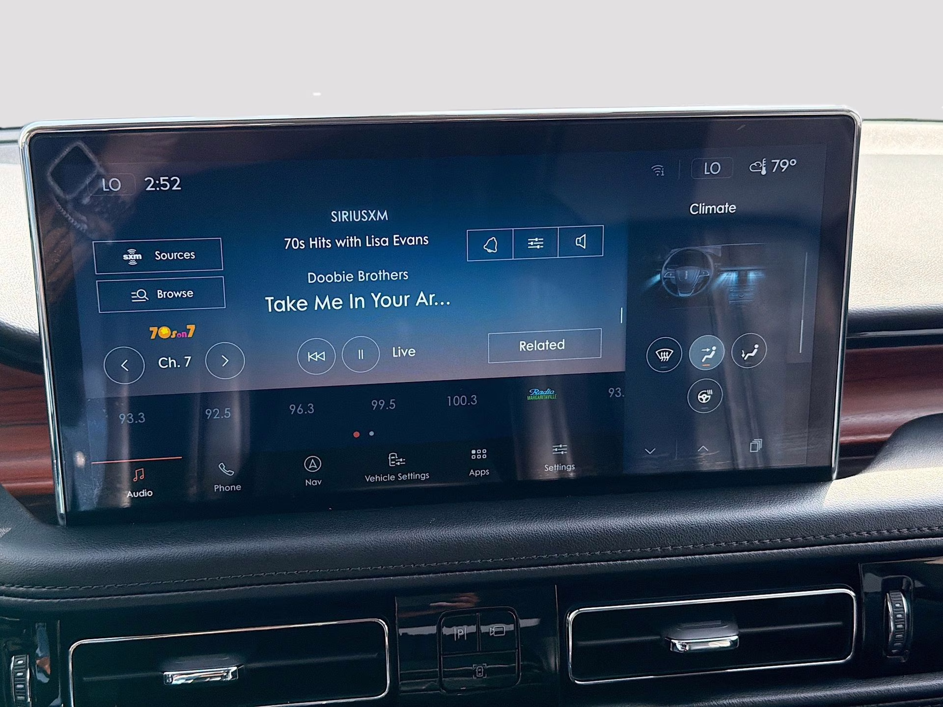 2021 Pristine White Lincoln Nautilus Reserve FWD SUV