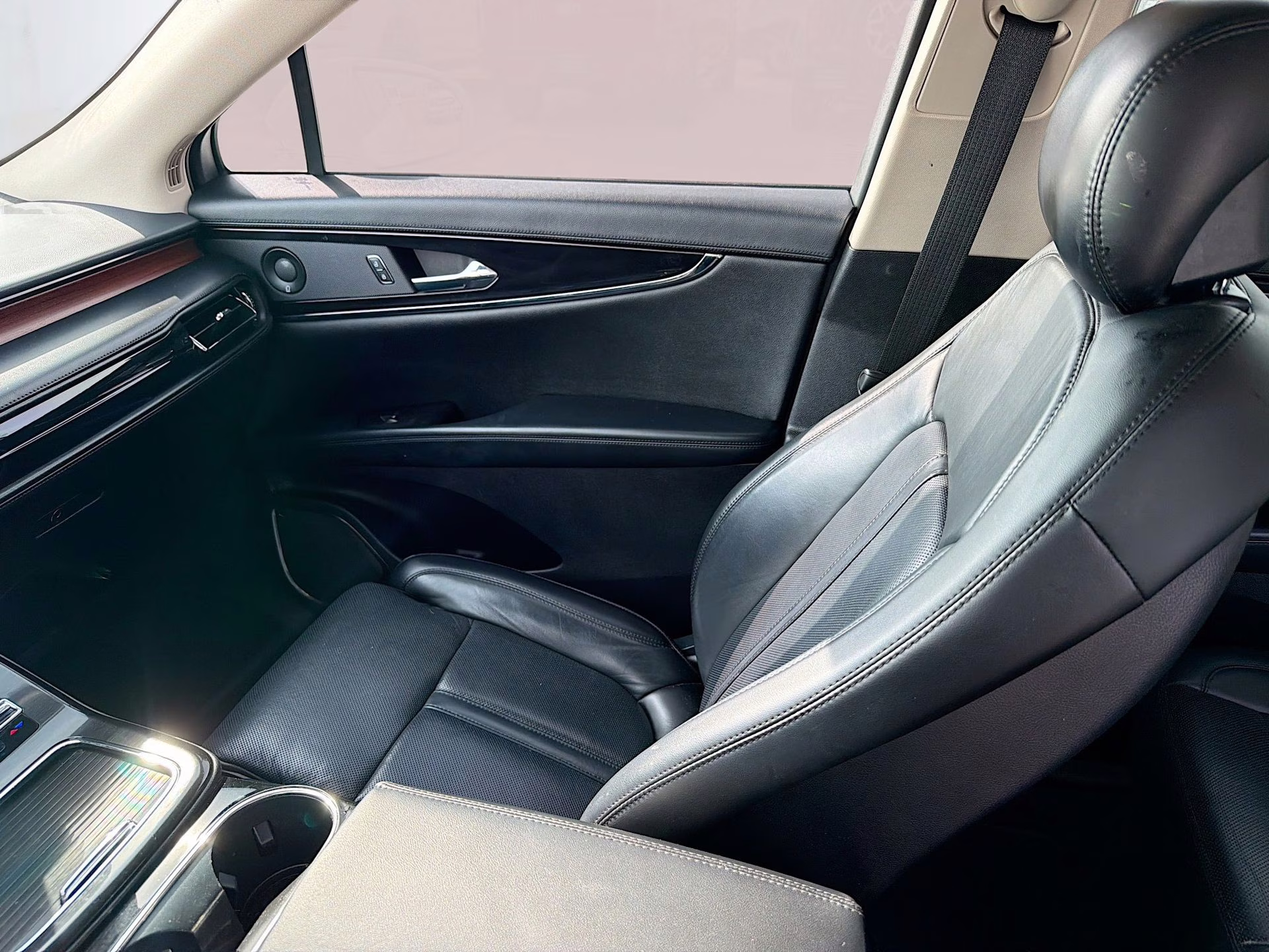 2021 Pristine White Lincoln Nautilus Reserve FWD SUV