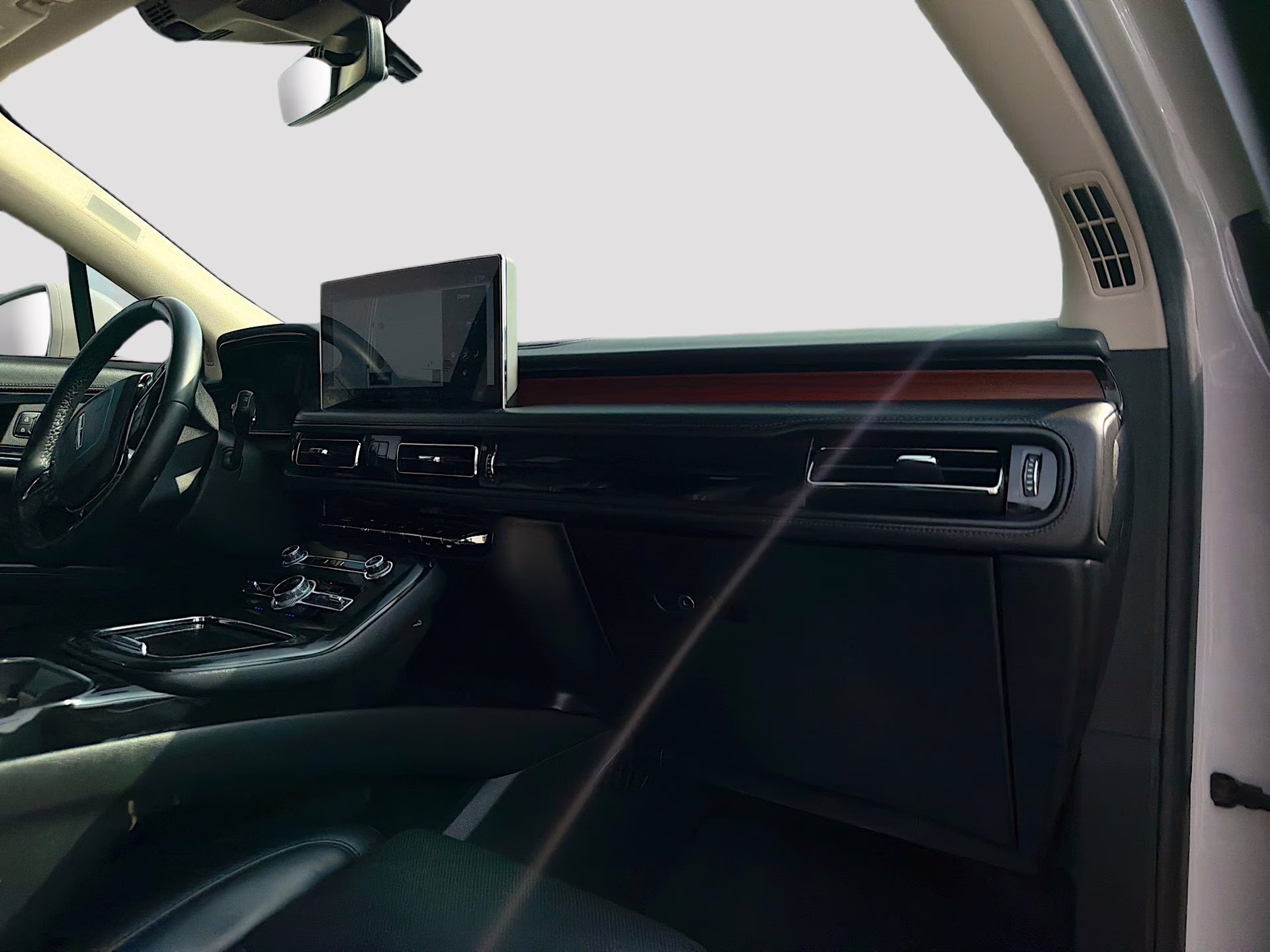 2021 Pristine White Lincoln Nautilus Reserve FWD SUV