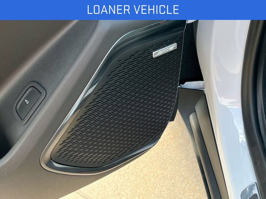 2026 Glacier White Tricoat GMC Acadia AT4 AWD SUV