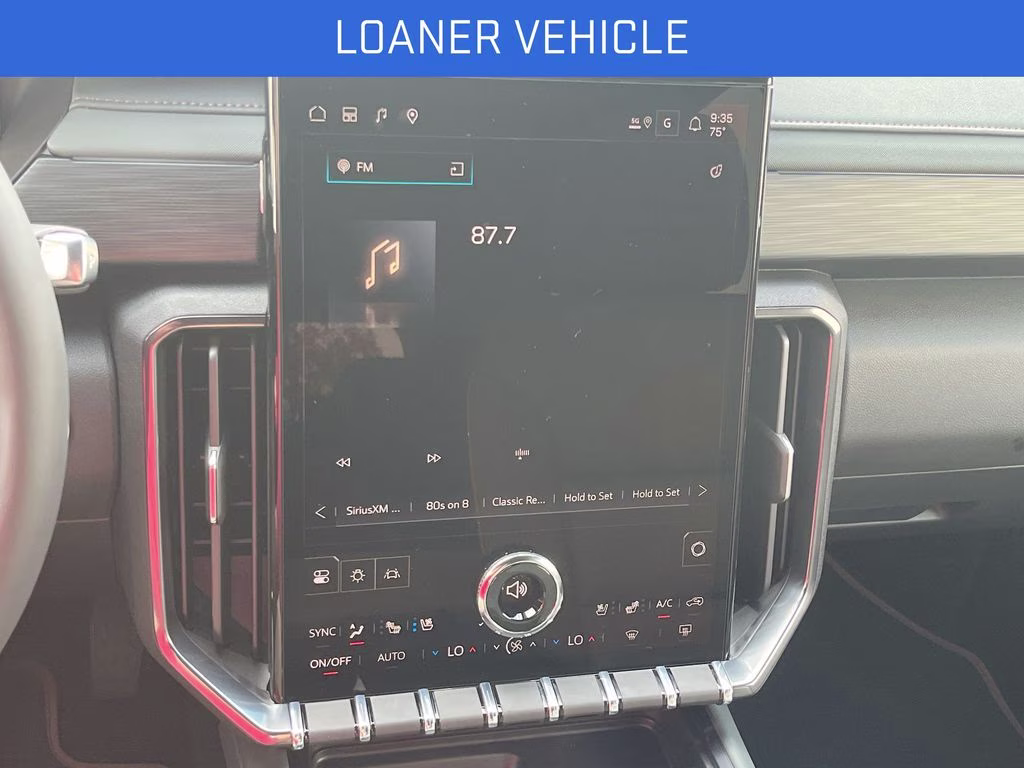 2026 Glacier White Tricoat GMC Acadia AT4 AWD SUV
