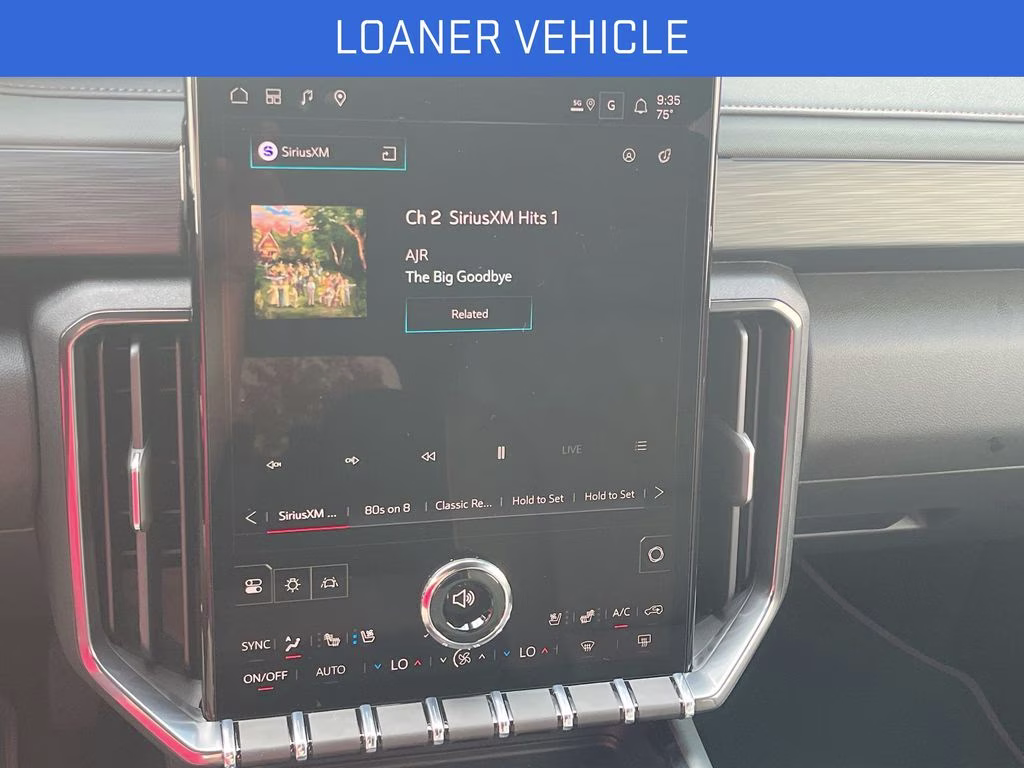 2026 Glacier White Tricoat GMC Acadia AT4 AWD SUV