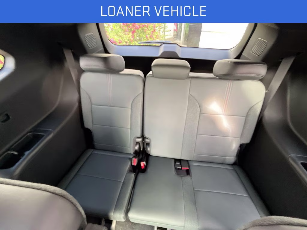 2026 Glacier White Tricoat GMC Acadia AT4 AWD SUV