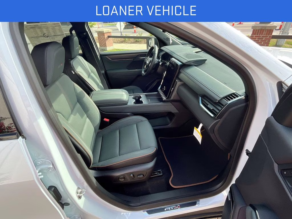 2026 Glacier White Tricoat GMC Acadia AT4 AWD SUV