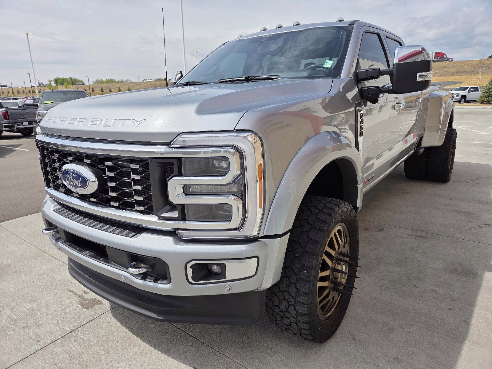 2023 Iconic Silver Ford Super Duty F-450 DRW Platinum 4X4 Truck