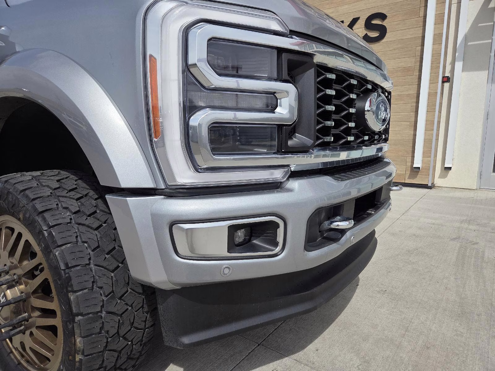 2023 Iconic Silver Ford Super Duty F-450 DRW Platinum 4X4 Truck