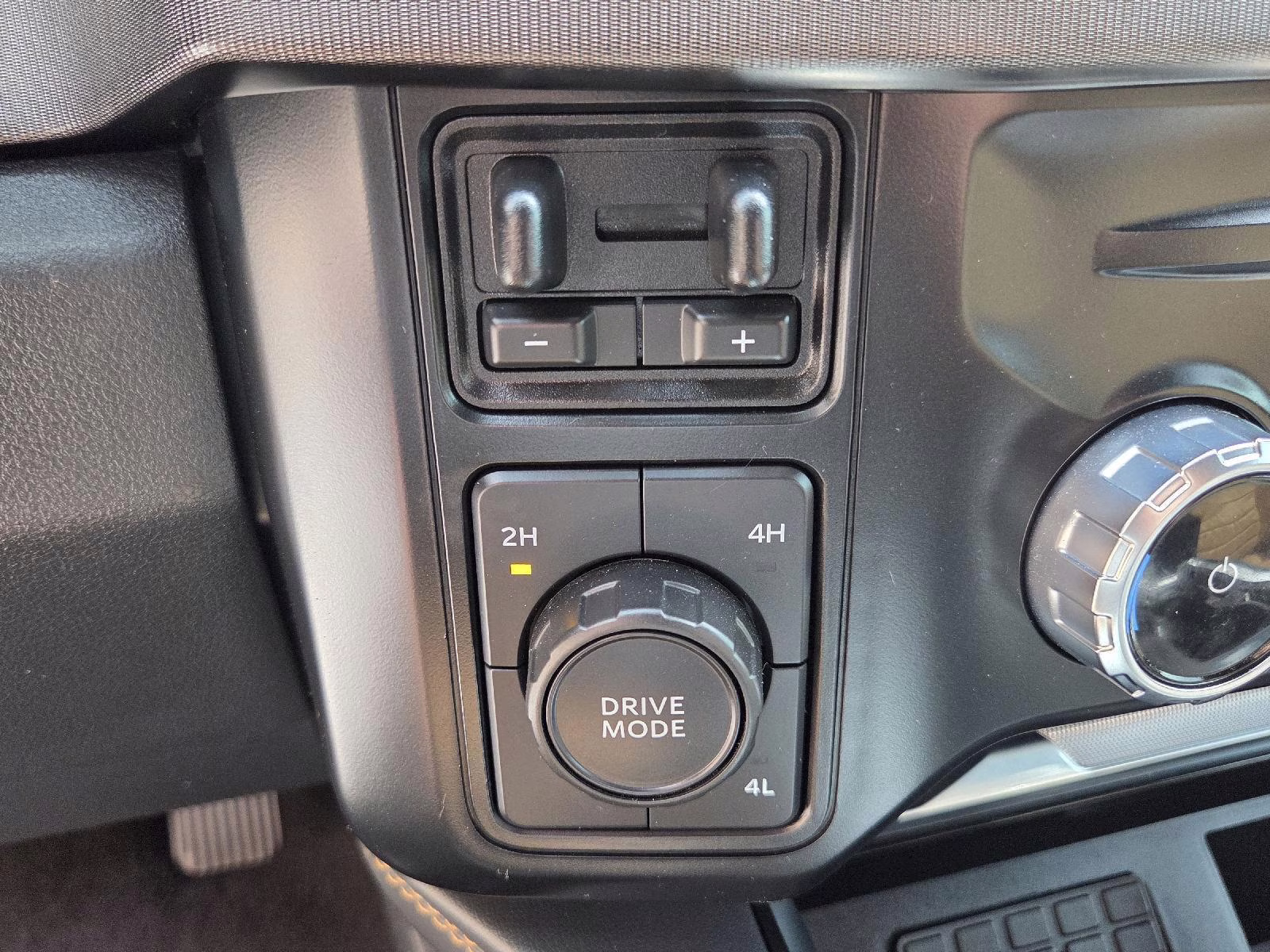 2023 Iconic Silver Ford Super Duty F-450 DRW Platinum 4X4 Truck
